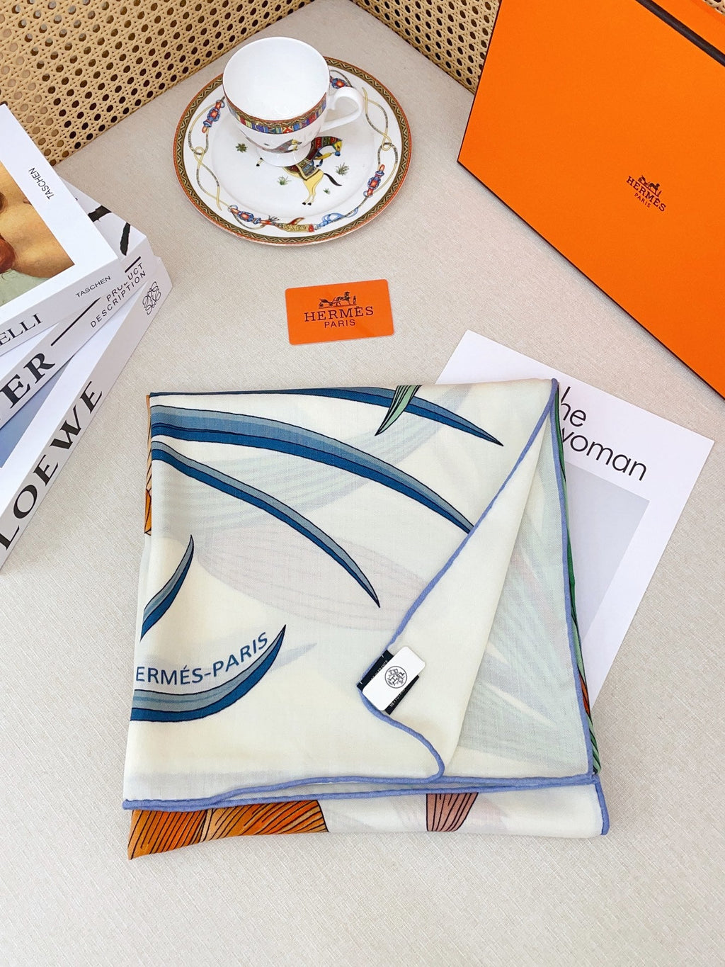 Lenço Hermès Carré 90 "Bouquet Final" Cor Off-White / Laranja / Verde