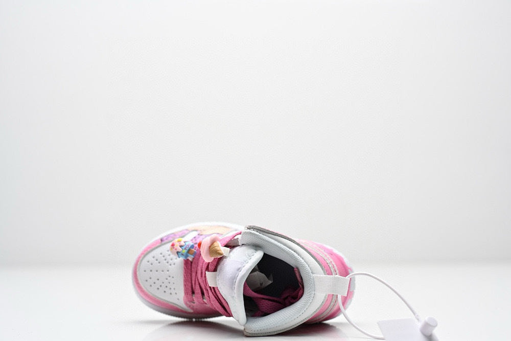 Air Jordan 1 Mid white and pink infantil