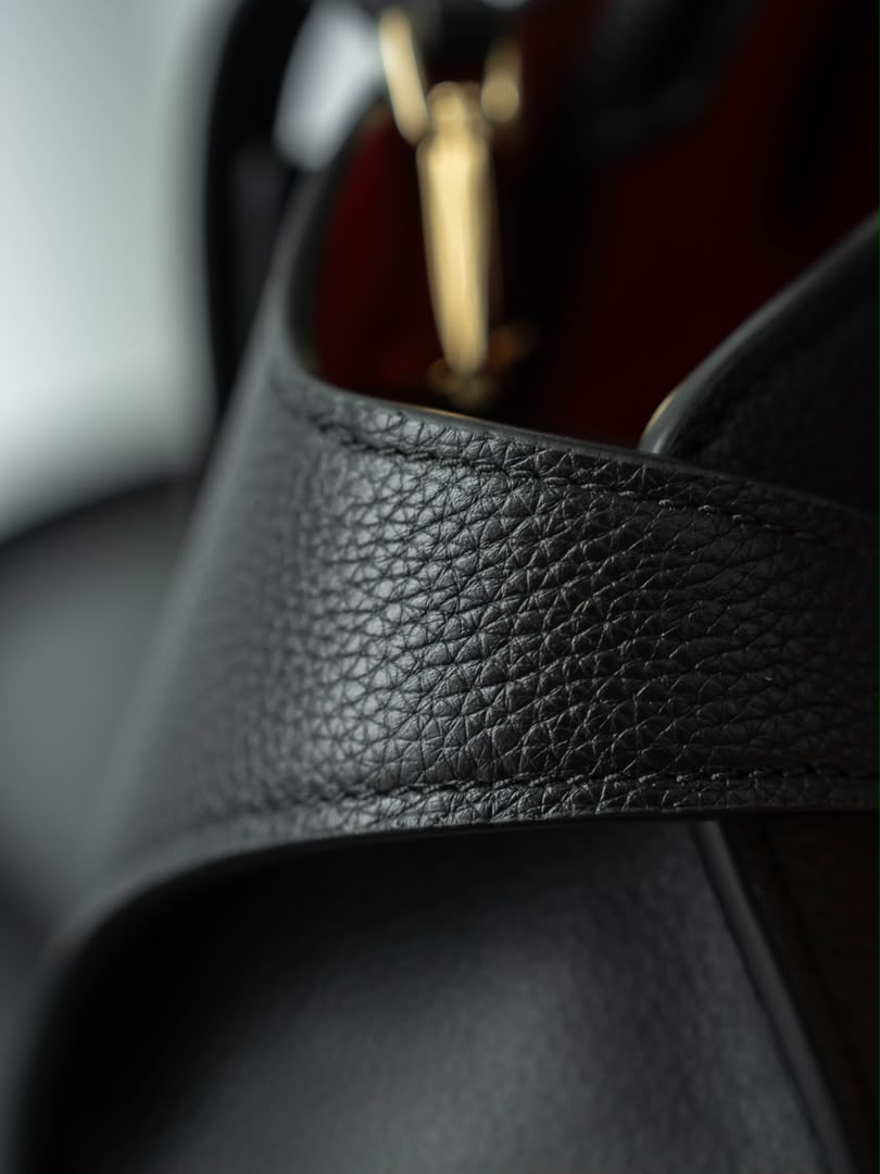 Bolsa Tote Ferragamo Hug Black Red