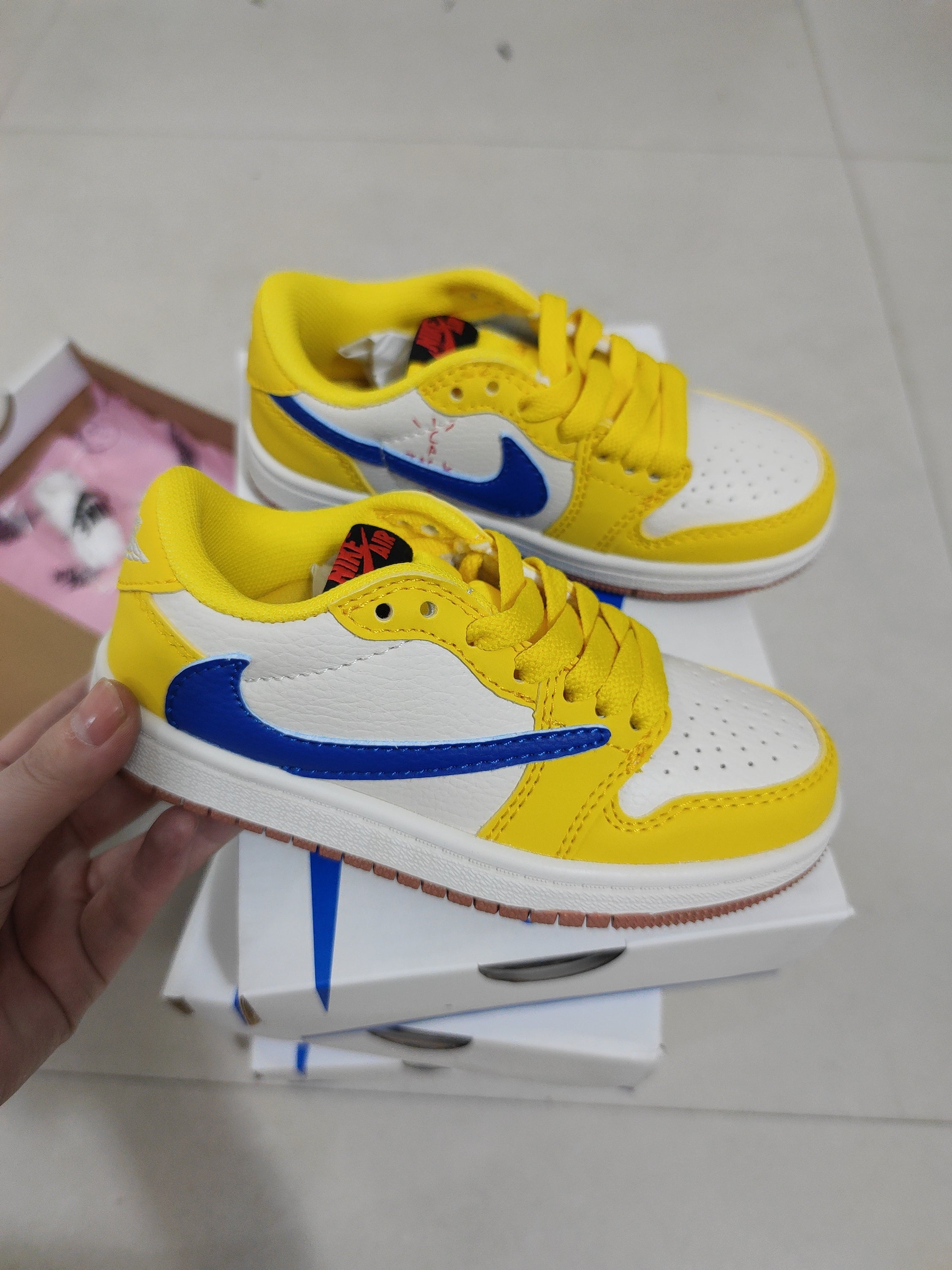 Jordan 1 Retro x Travis Scott Yellow Infantil – Manfrim Store