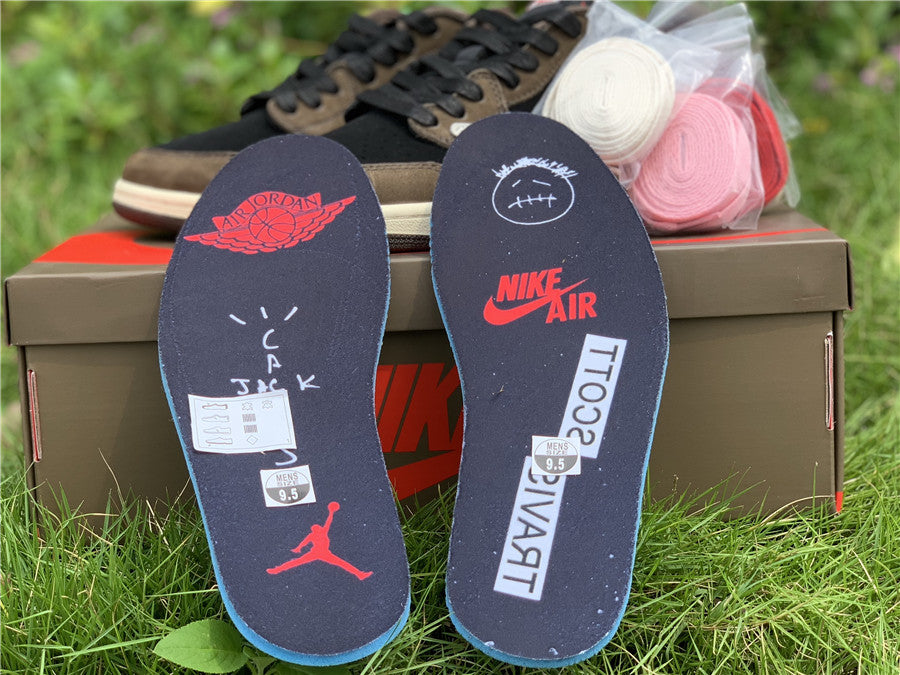 Jordan 1 Retro Low OG SP Travis Scott Dark Mocha CQ4277-001.