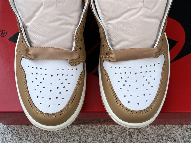 Air Jordan 1 High OG  Praline