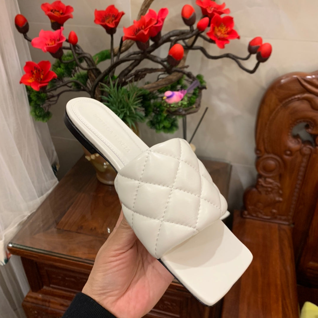 Sandália Bottega Veneta Padded Flat White (Pronta Entrega)