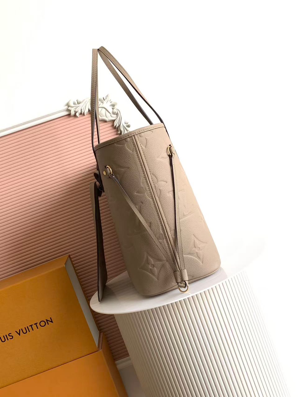 Louis Vuitton Neverfull MM Tourterelle