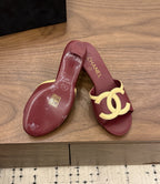 Chanel Interlocking CC Heeled Mules Burgundy & Beige. Salto 5 cm.