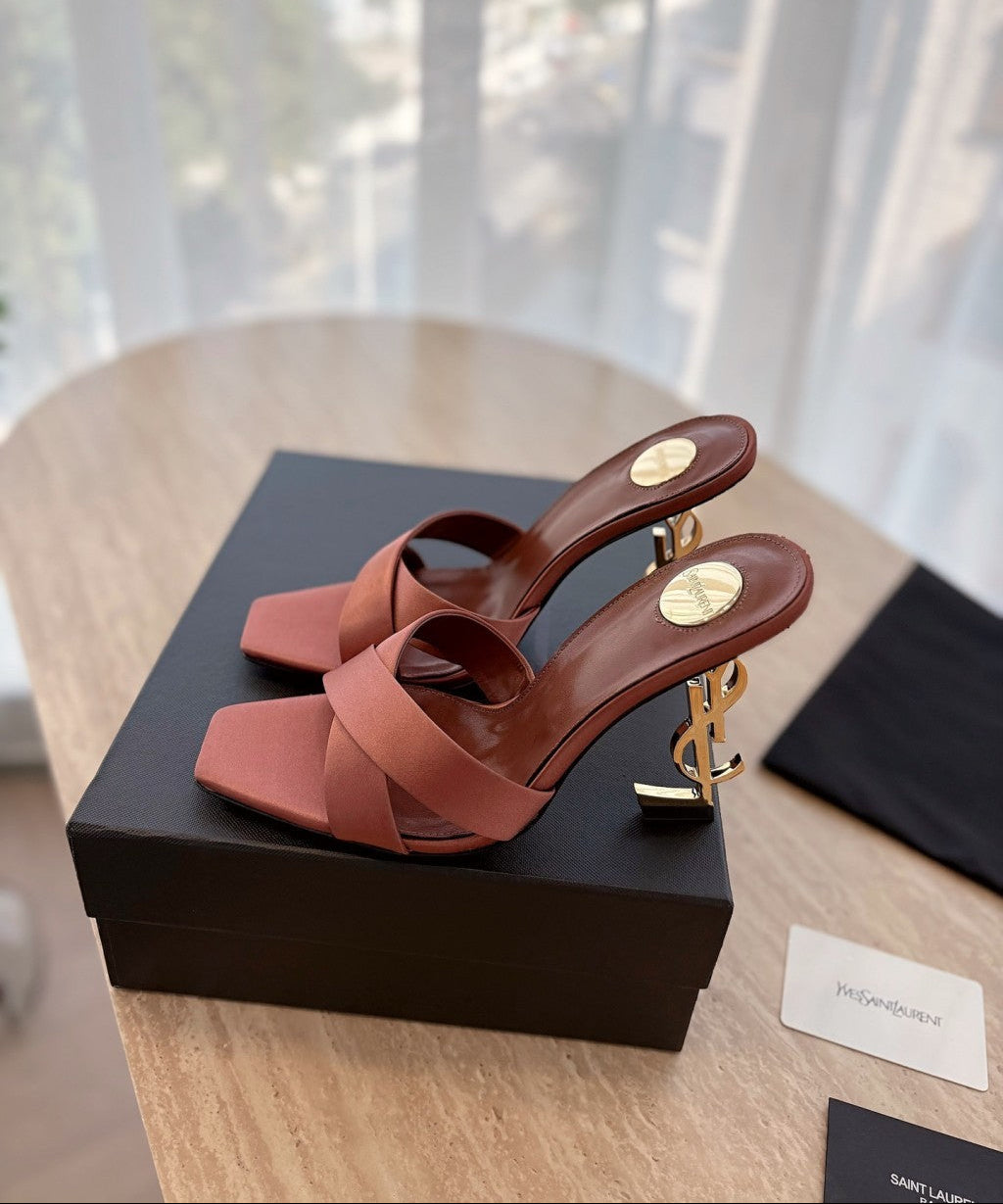 Saint Laurent  Mules Opyum Em Crepe De Cetim Manioc Brown