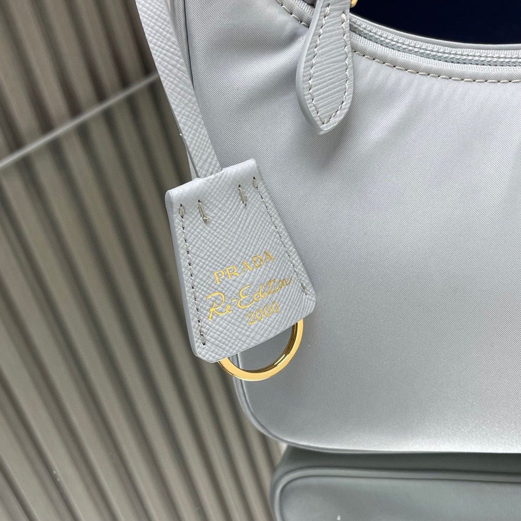 Bolsa Prada mini Re-Edition 2000