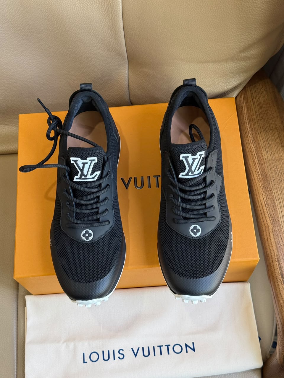 Louis Vuitton Drop 300 Black