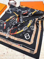 Lenço Hermès Carré 90 "Les Chevaux Déchaînés" Cor Preto Fosco