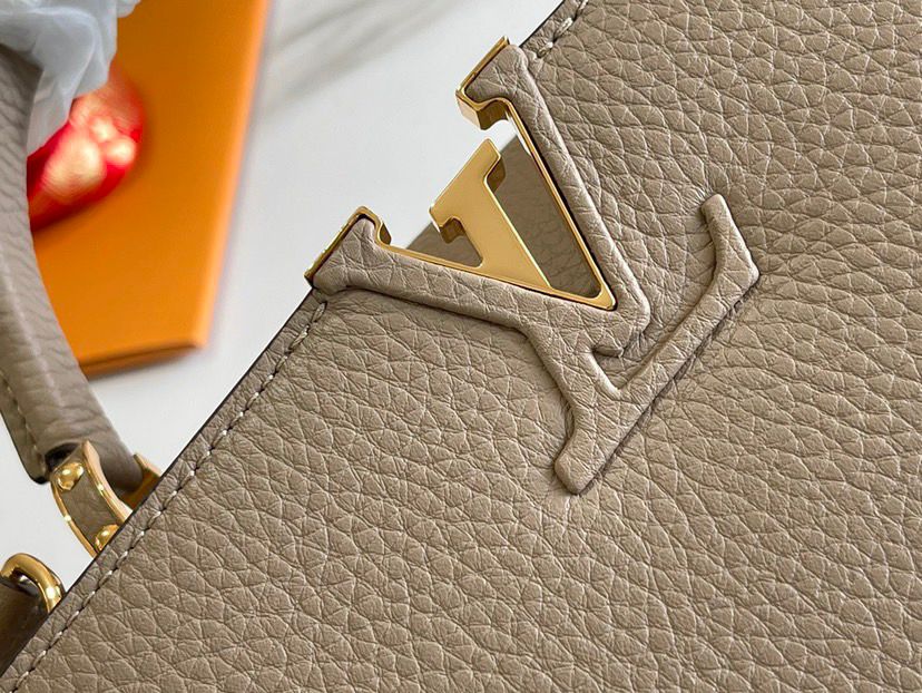 Louis Vuitton Capucines BB
