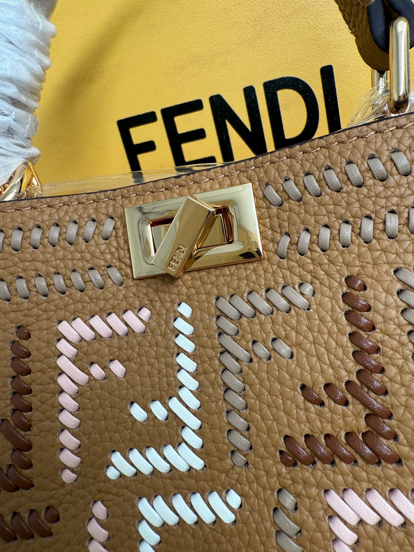 Fendi Peekaboo ISeeU FF Interlace Marrom