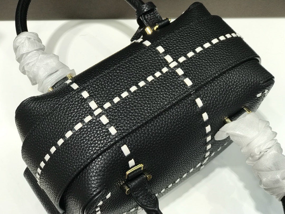 Delvaux Cool Box Black Costura Contrastante