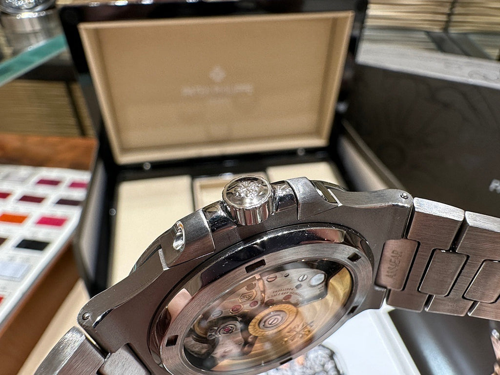Relógio Patek Philippe Nautilus White Dial