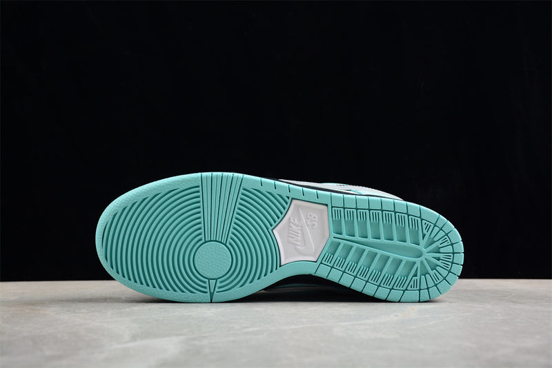 Nike Low SB Dunk X Concepts