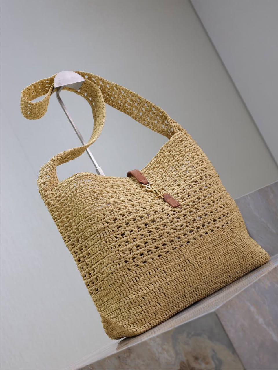 Bolsa Saint Laurent  Le 5 À 7 Supple Grande em Ráfia