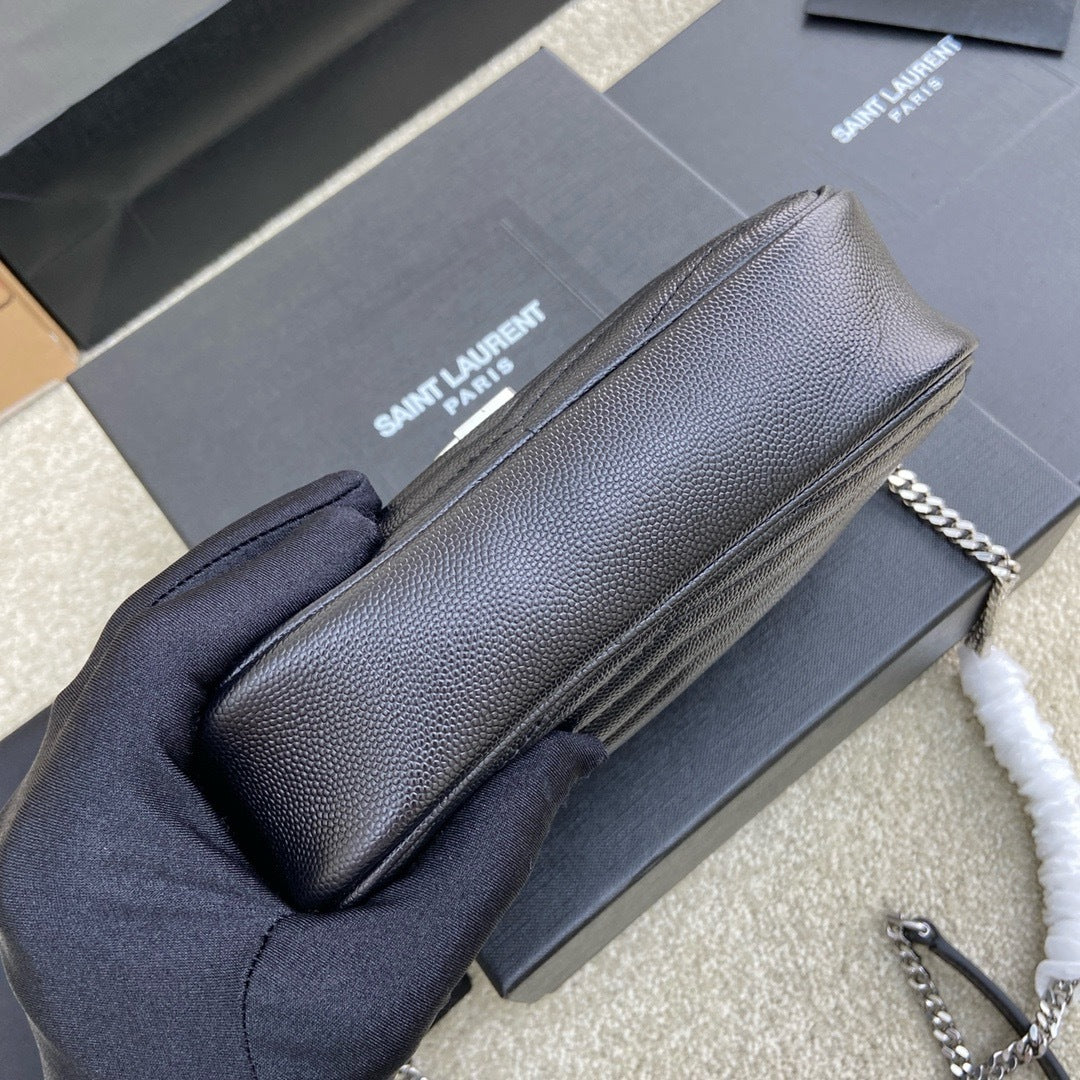 Saint Laurent Lou Camera Bag Black Ferragens Douradas