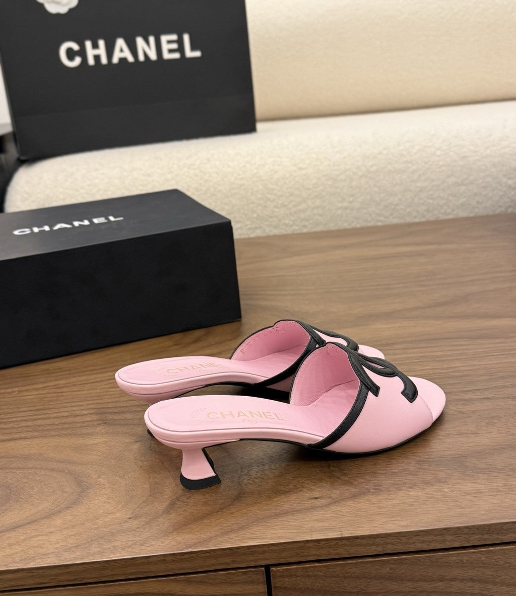 Chanel Interlocking CC Heeled Mules Pink & Black. Salto 5 cm.