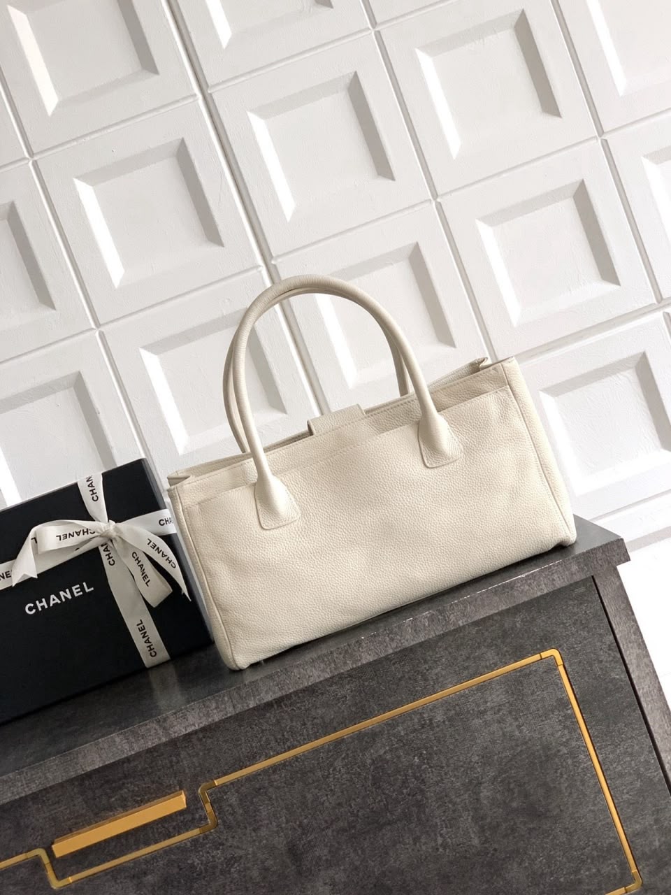 Bolsa Chanel Executive Cerf Tote White