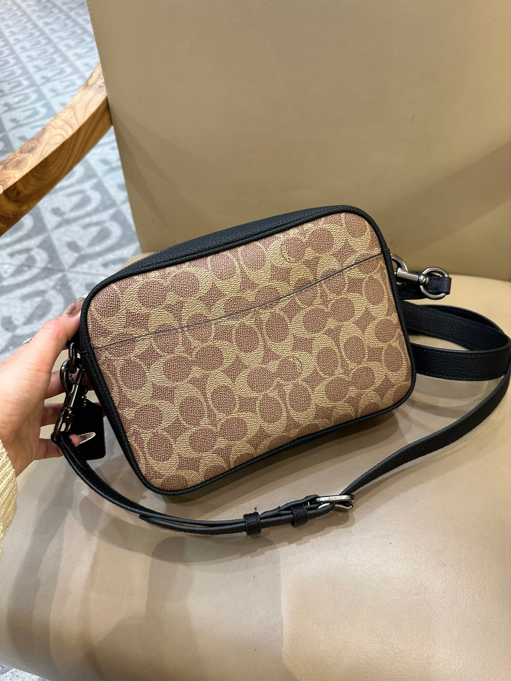 Bolsa Transversal Coach Warner em Canvas Signature Khaki Black