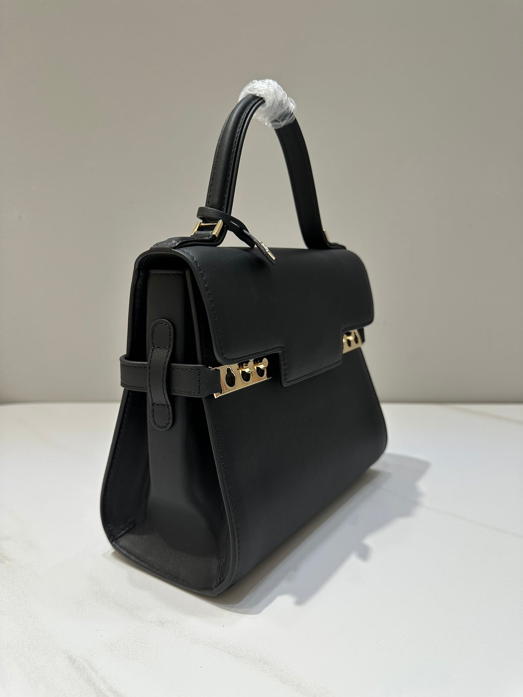 Delvaux Tempête MM Black Ferragens Douradas