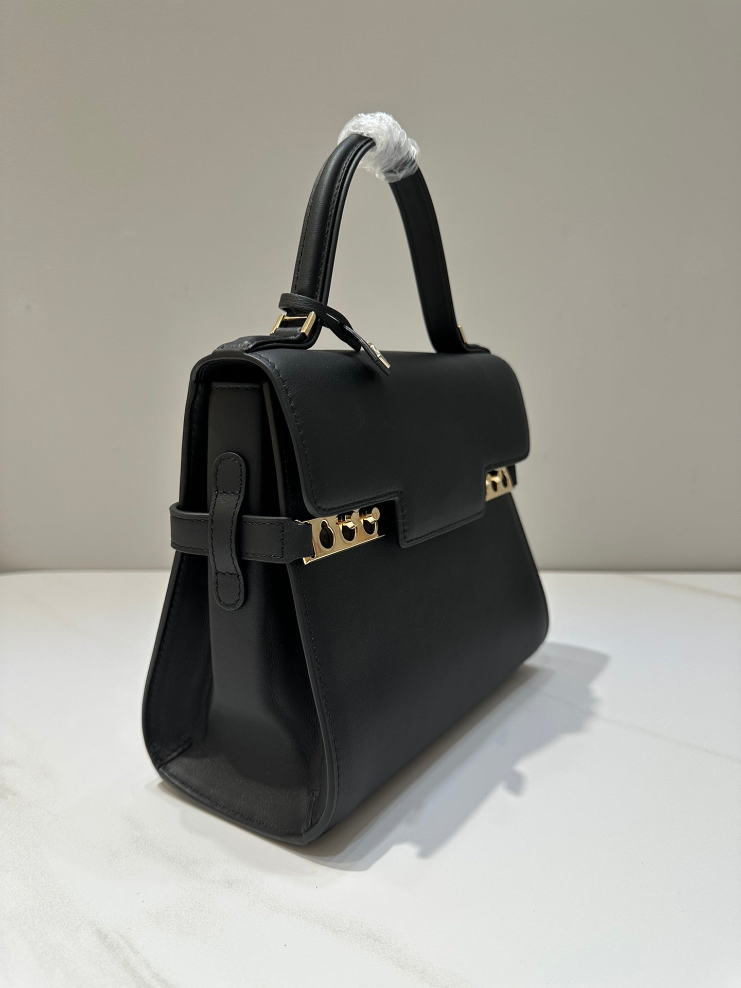 Delvaux Tempête MM Black Ferragens Douradas