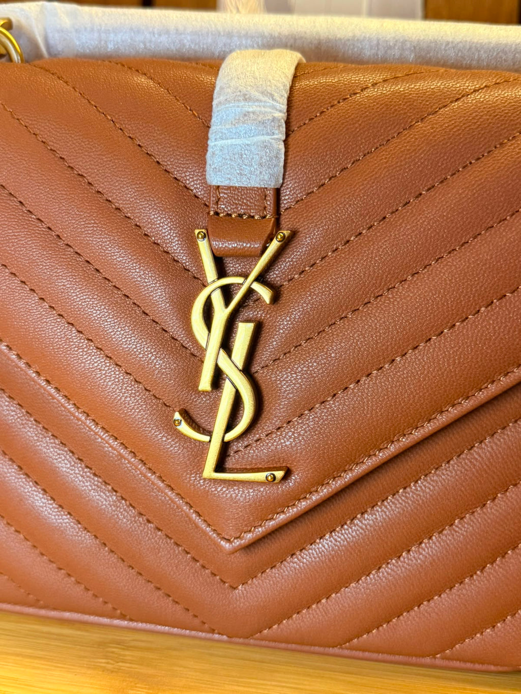 Yves Saint Laurent College Medium (Pronta entrega)