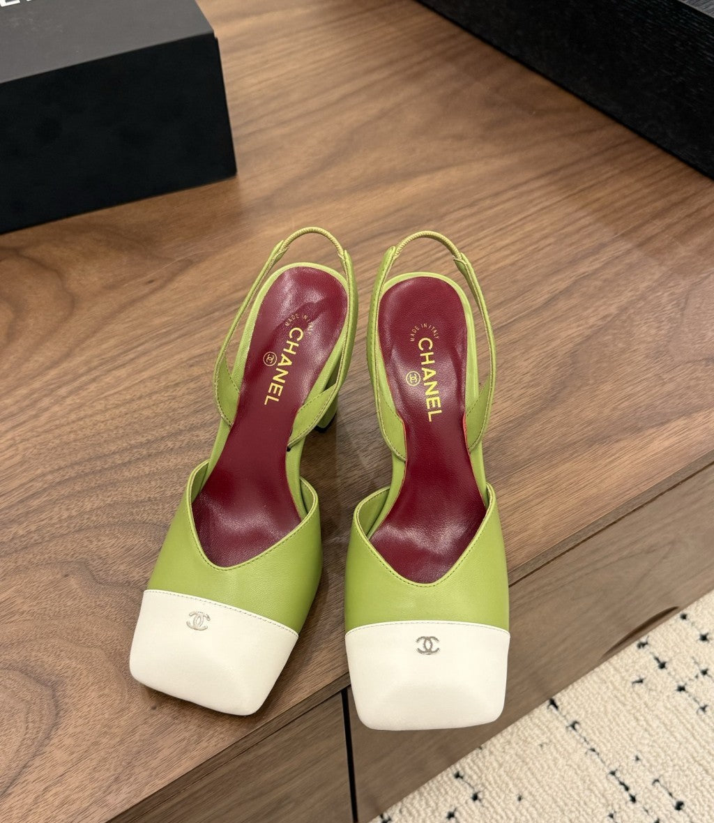 Chanel Slingback Block Heel  Olive Green & White  Patent. Salto 9 cm.
