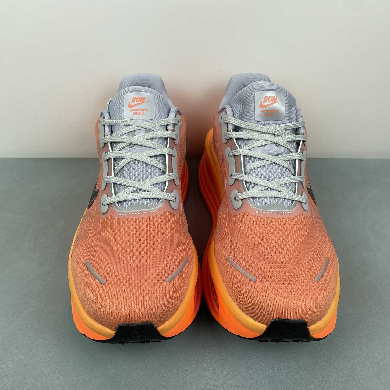 Nike Vomero Premium Orange Pink.