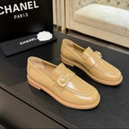 Chanel Timeless Loafer bege