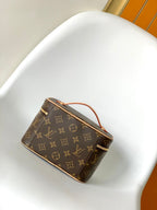 Necessaire Lv  Monogram Bag