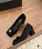 Chanel Blazy Turnlock Pumps Black. Salto 8 cm