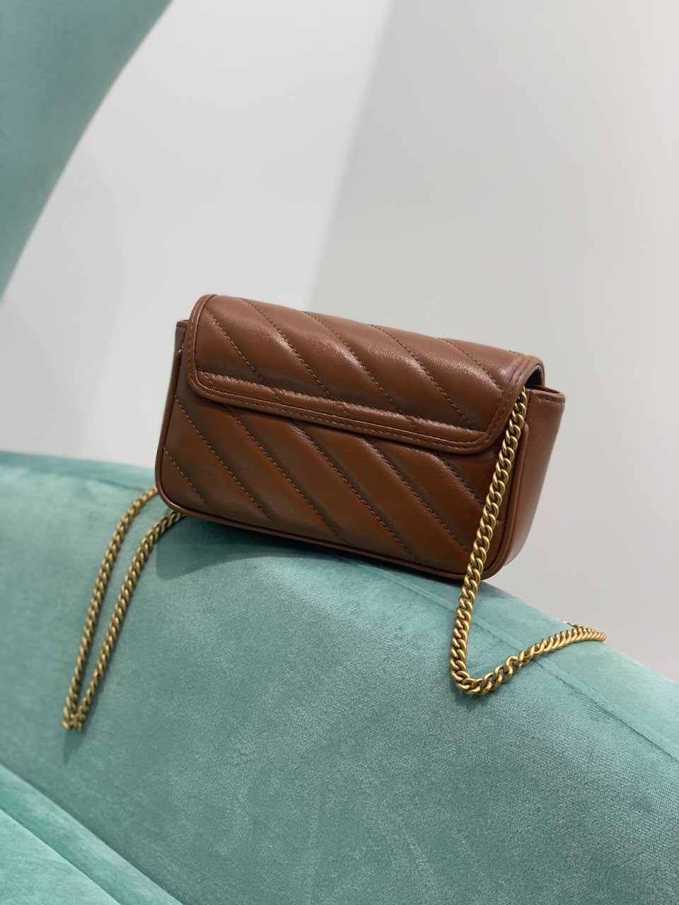 Bolsa GG Marmont Mini Matelassê Chevron Marrom