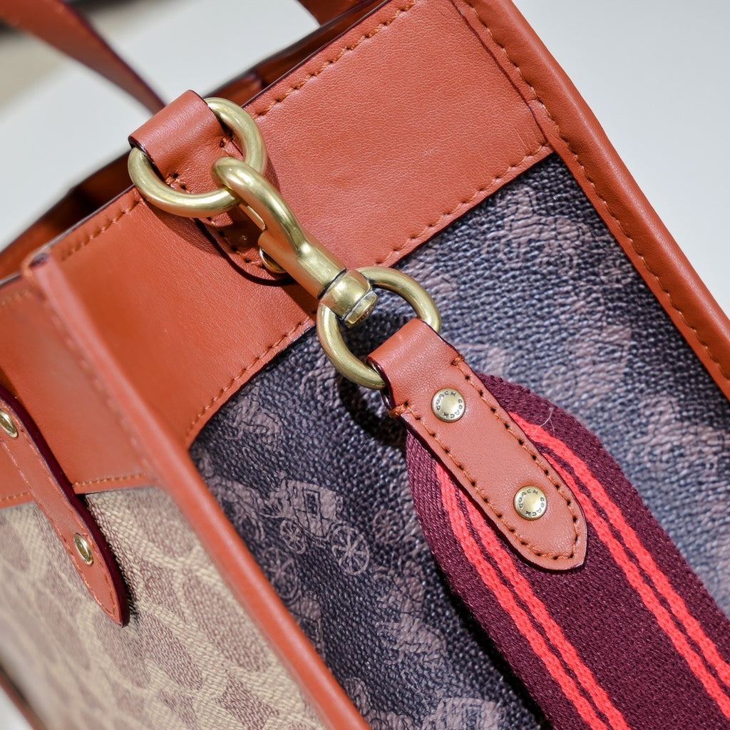 Coach Field Tote 22 Signature Canvas Khaki Ferragens Douradas