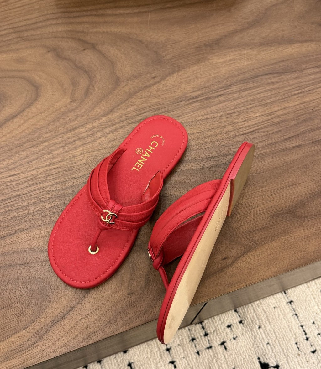 Chanel Thong Sandals Red.