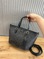 Coach Taxi Tote 21 Signature Black Ferragens Douradas