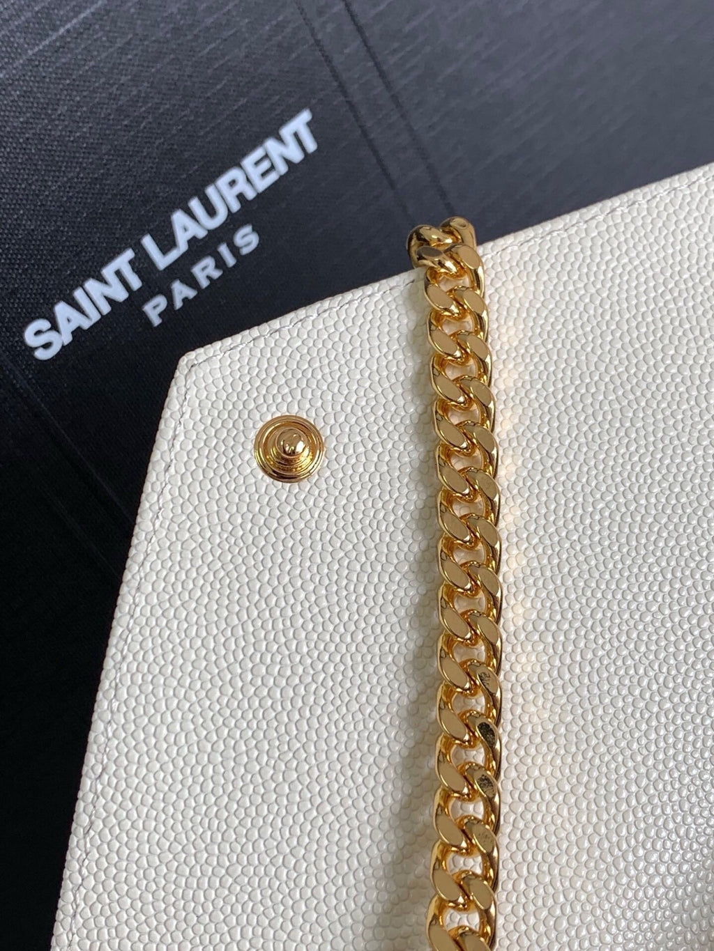 Saint Laurent Shoulder Bag White Ferragens Douradas