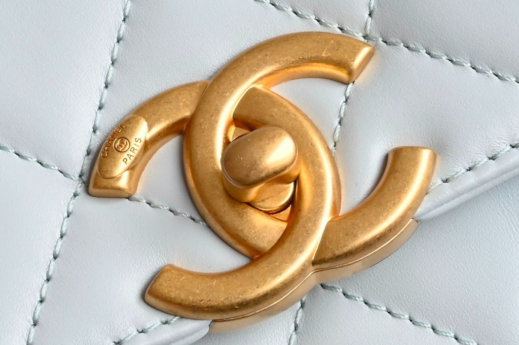 Chanel Mini Flap Bag com alça Pearl Crush