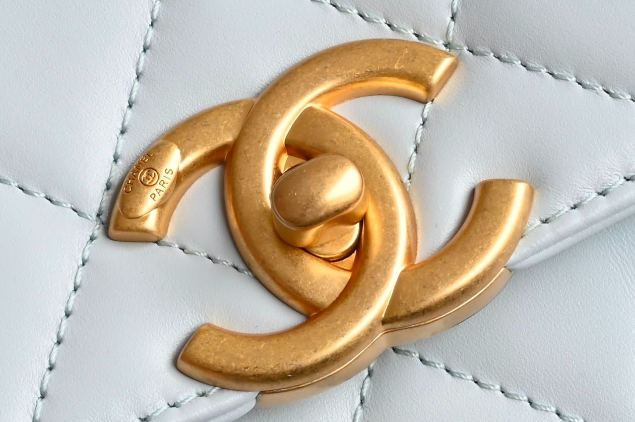 Chanel Mini Flap Bag com alça Pearl Crush