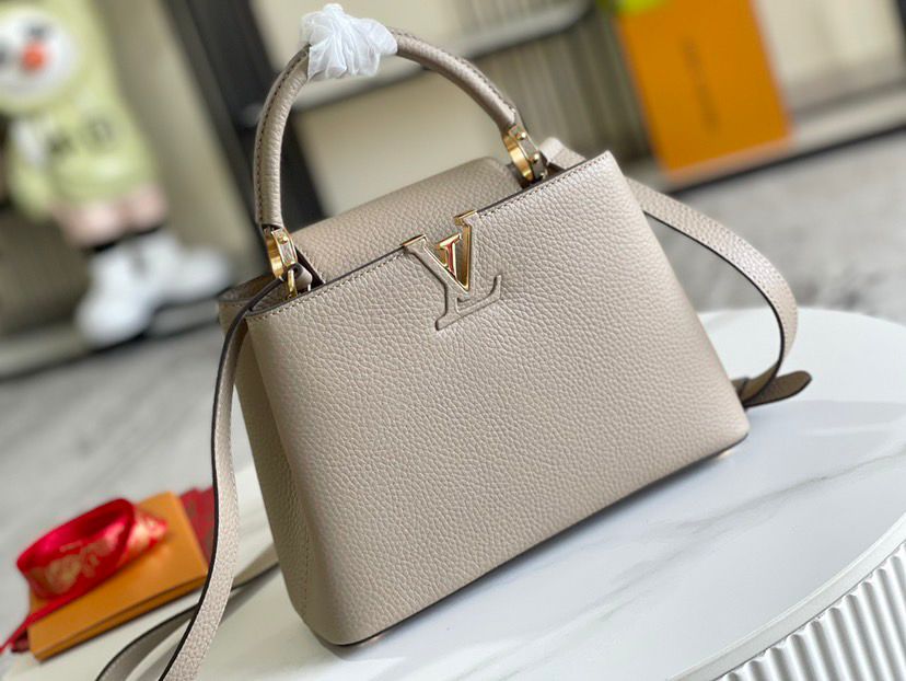 Louis Vuitton Capucines BB