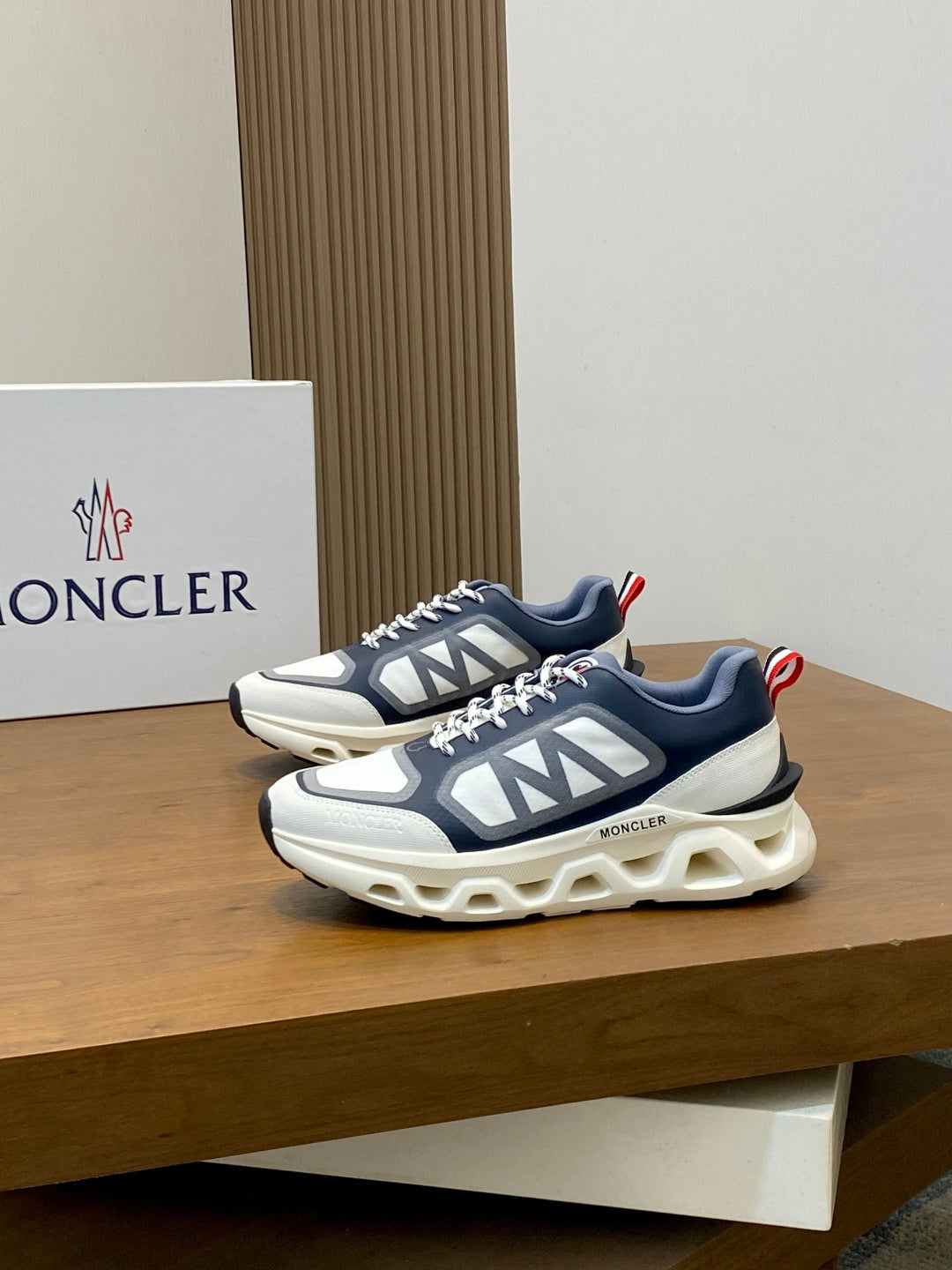 Tênis Moncler Leave No Trace Naty / Off White