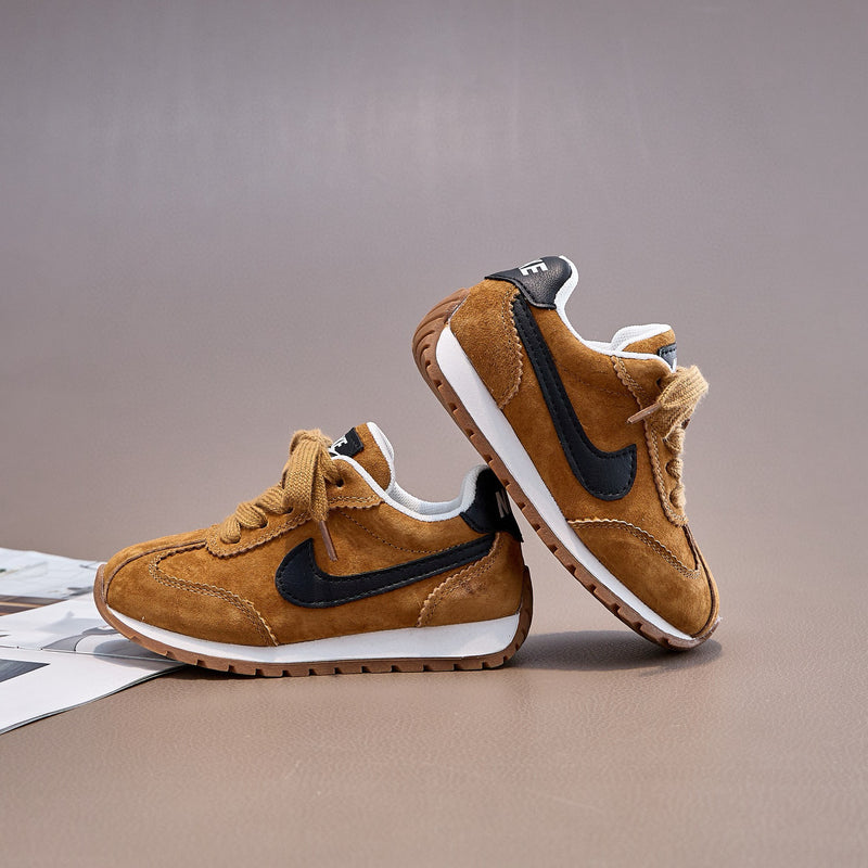Nike valiant brown infantil