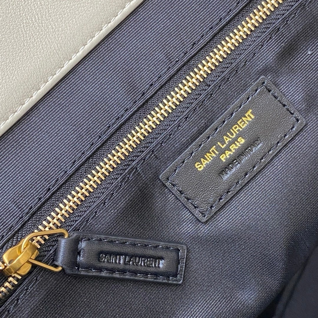 Saint Laurent Shoulder Bag Black Ferragens Prata