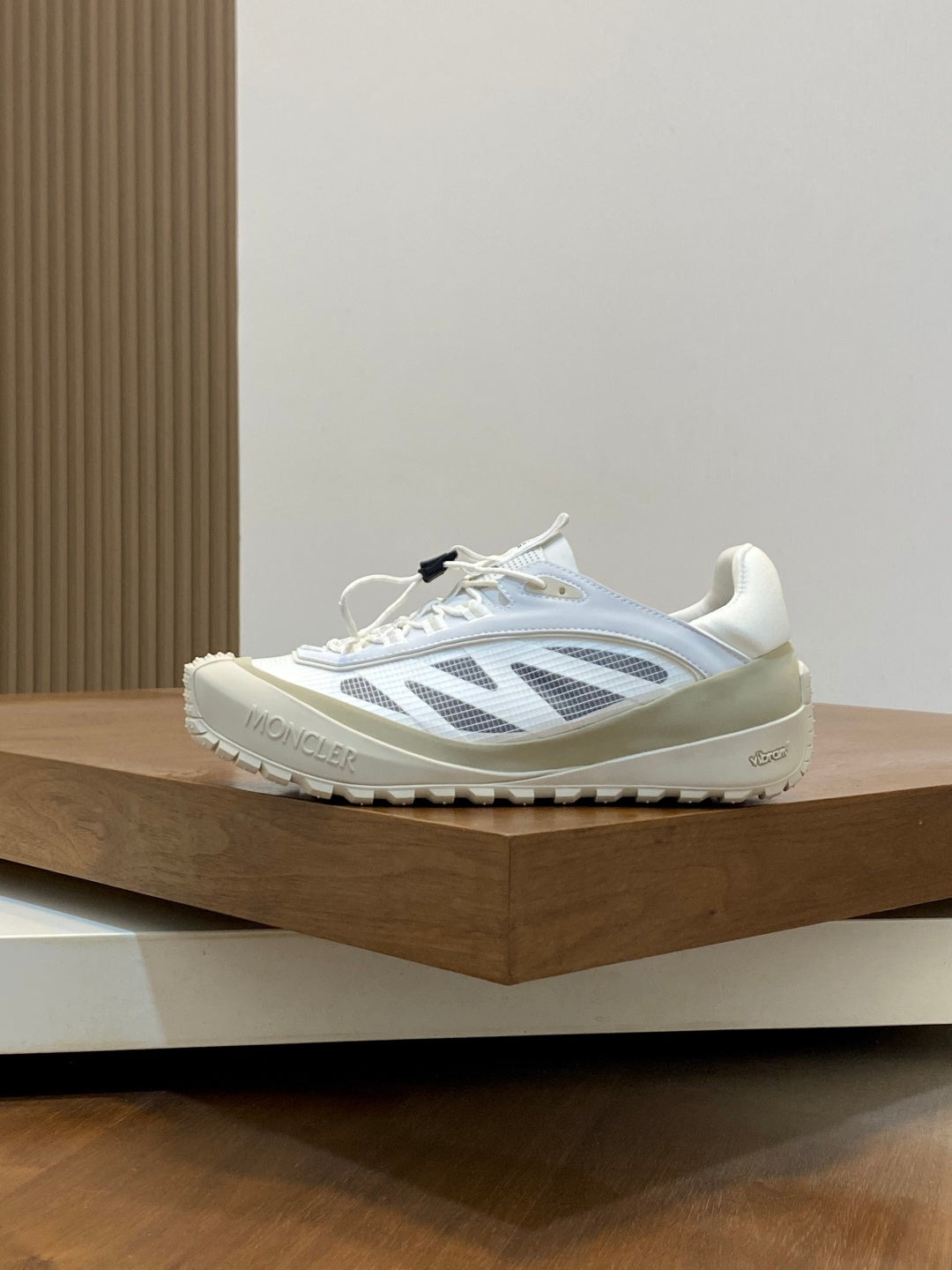 Tênis Moncler Trailgrip LP Branco / Off White