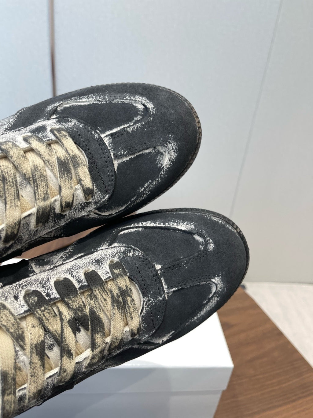 Maison Margiela Replica Low "Grafit Paint" White/Black