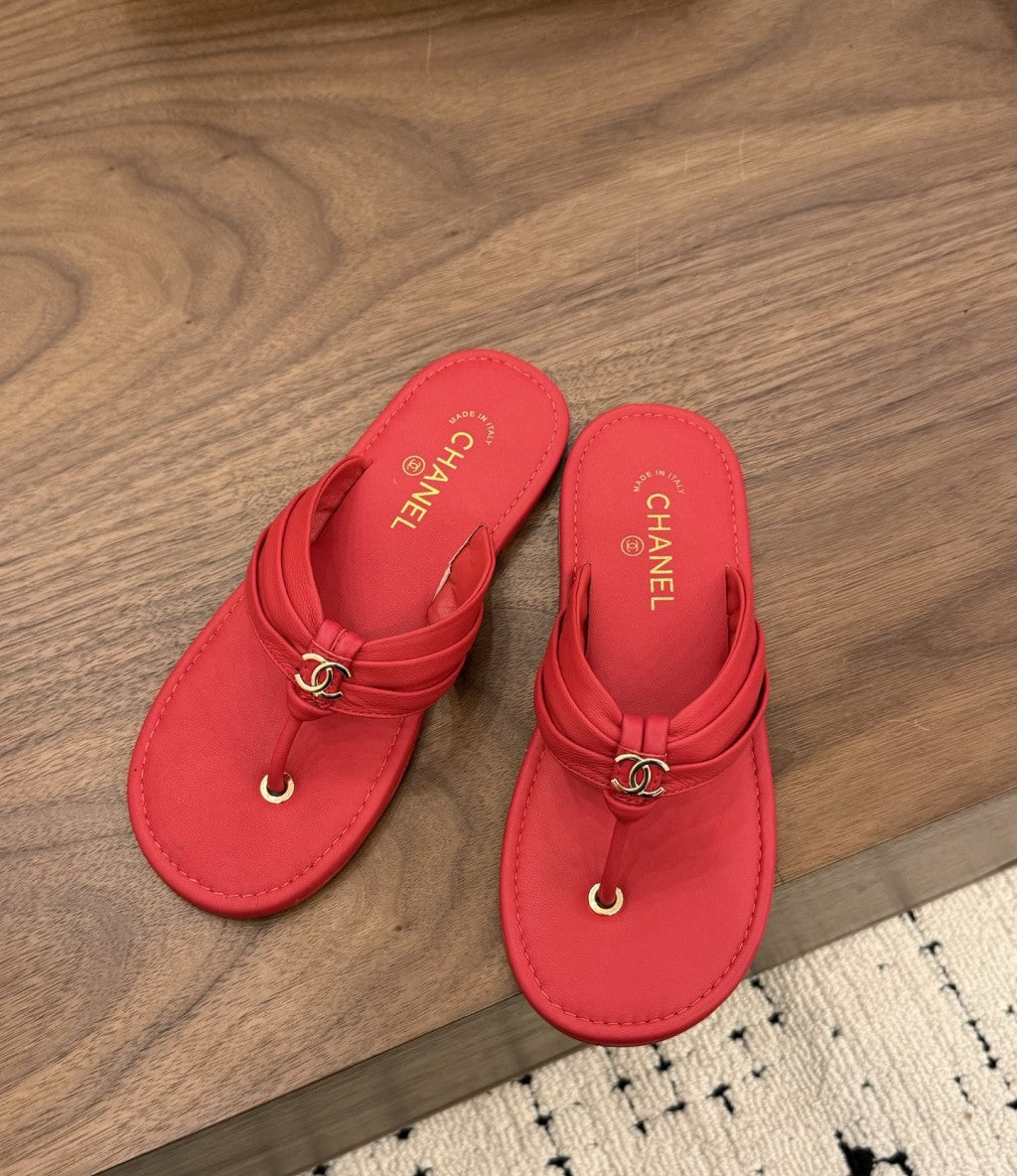 Chanel Thong Sandals Red.