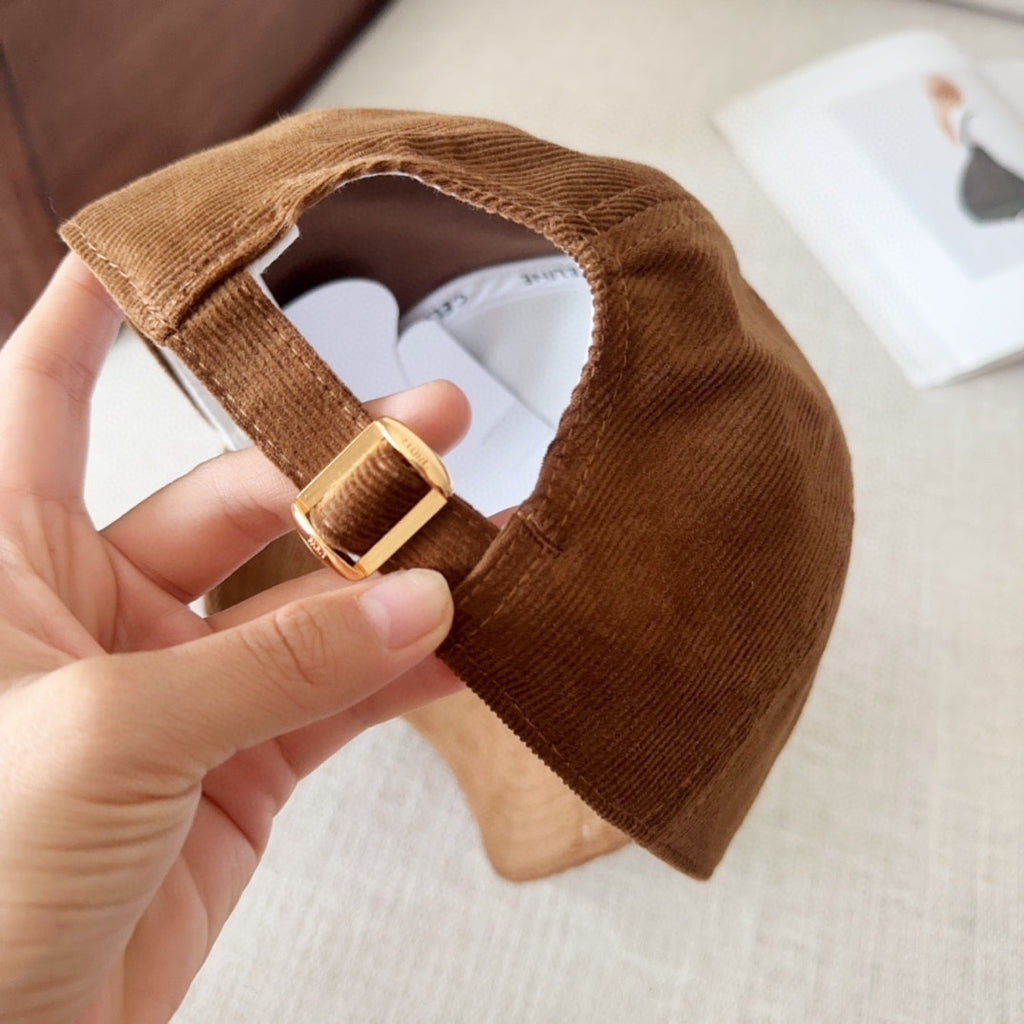 Boné Celine Brown