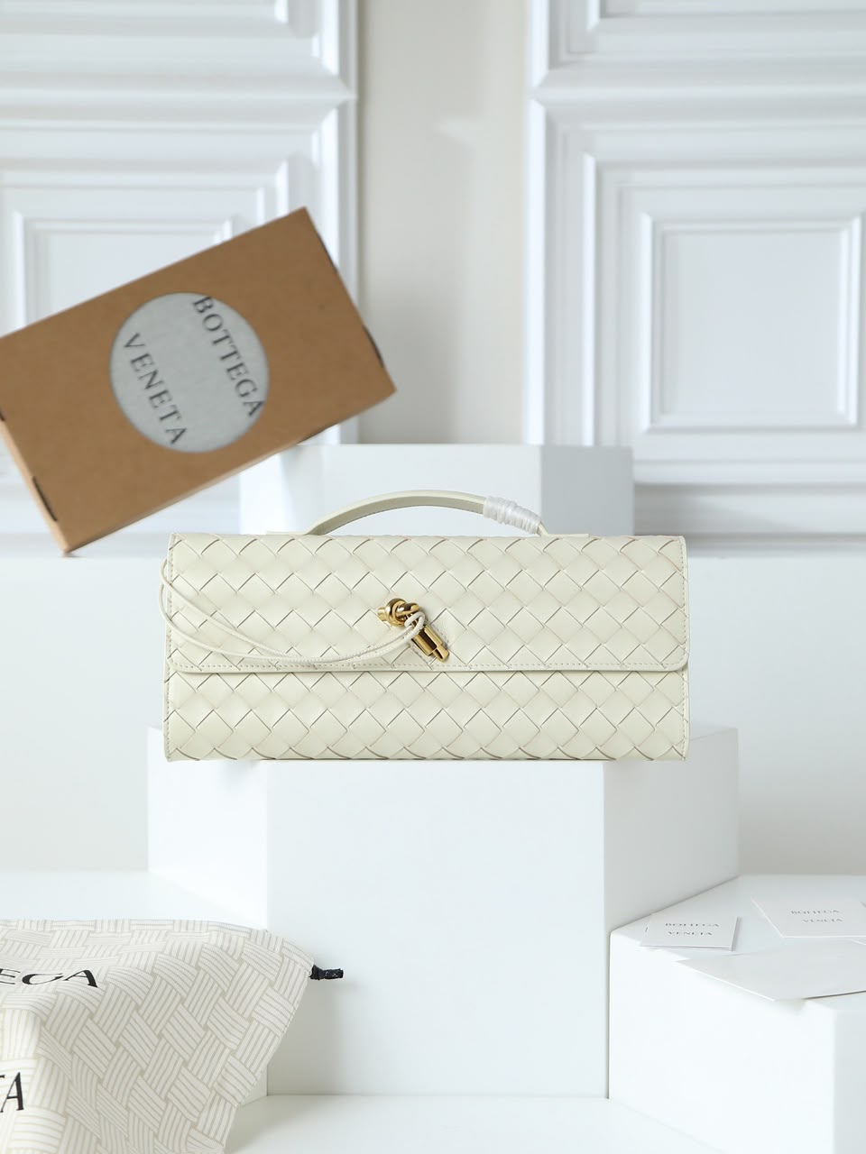 Bottega  Long Andiamo Clutch