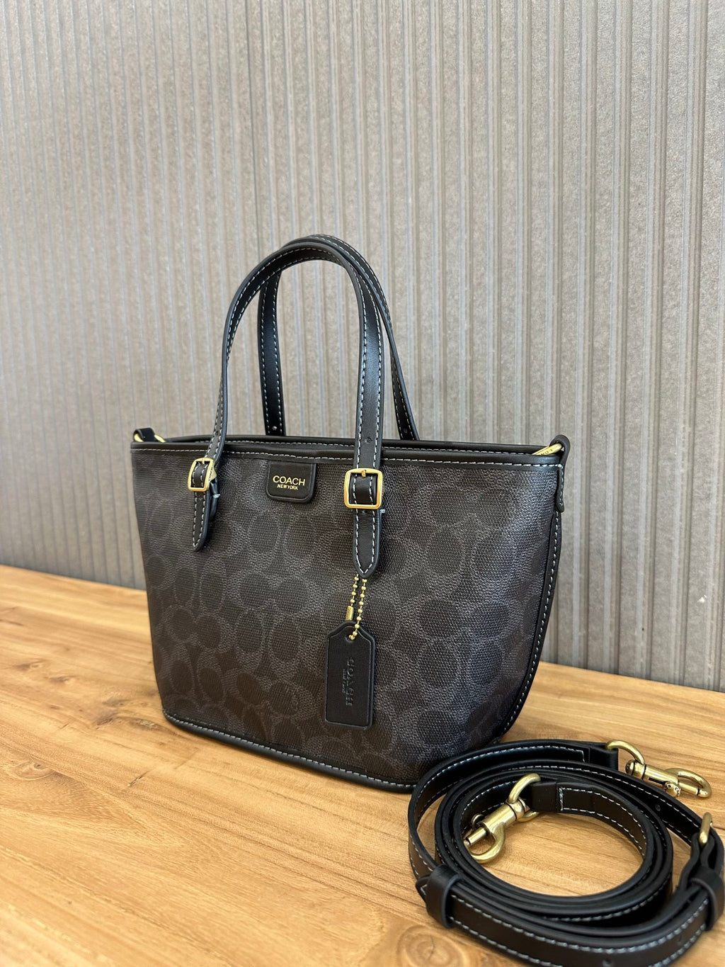 Coach Taxi Tote 21 Signature Black Ferragens Douradas