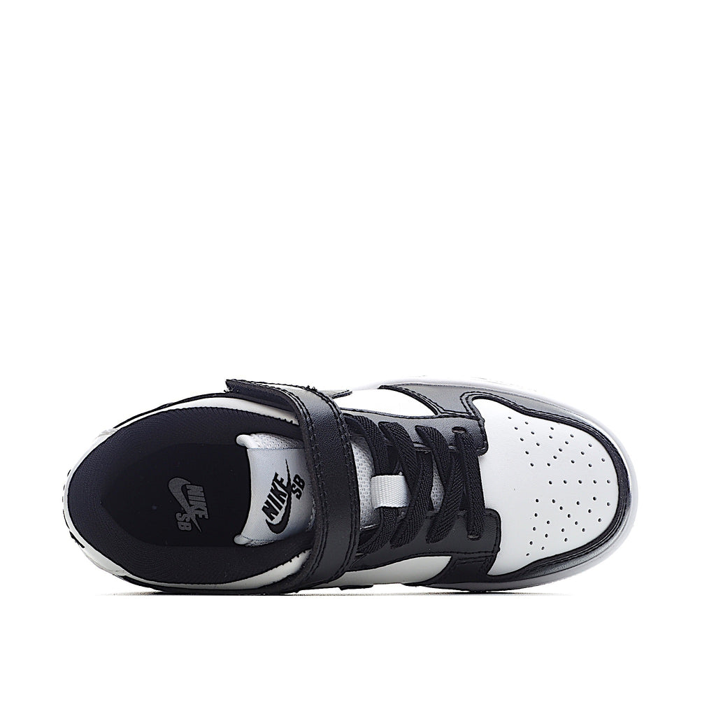 Nike Dunk Low black and white