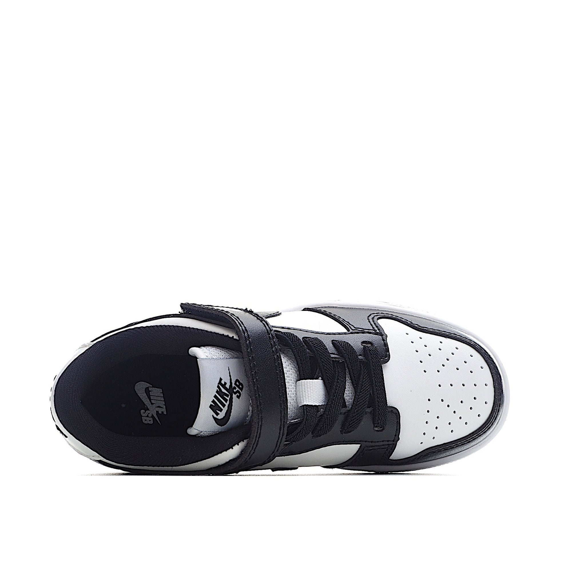Nike Dunk Low black and white